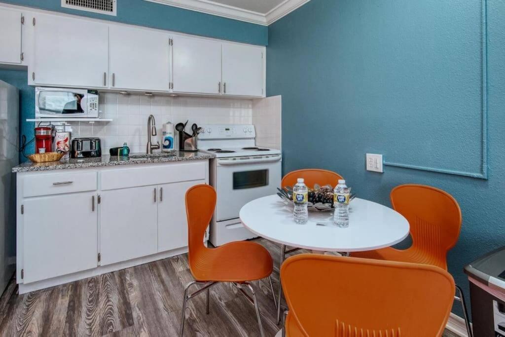Sunset Beach Suites Of Madeira Beach! Pet Friendly Summer Getaway! Steps To Beach! - Suite 10 Сейнт Пийт Бийч Екстериор снимка