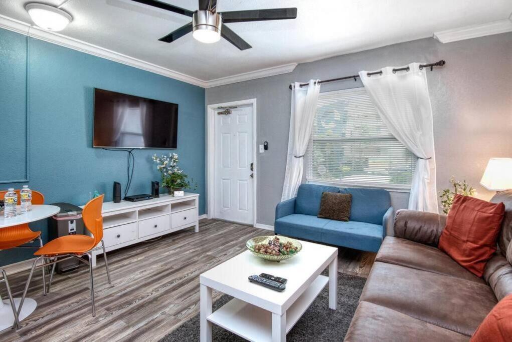 Sunset Beach Suites Of Madeira Beach! Pet Friendly Summer Getaway! Steps To Beach! - Suite 10 Сейнт Пийт Бийч Екстериор снимка